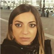 Laureata presso la facoltà con master in metodologie per l' insegnamento impartisce lezioni di italiano e italiano stranieri, filosofia, e tutte le materie umanistiche